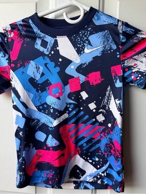 Nike Boys Dri-FIT Graphic Tee Blue Pink Athletic Shirt Size 6